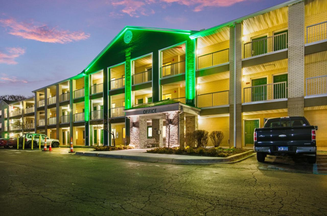 โฮมทาวน์ สตูดิโอส์ ดีทรอยต์ - ลิโวเนีย Motel ภายนอก รูปภาพ