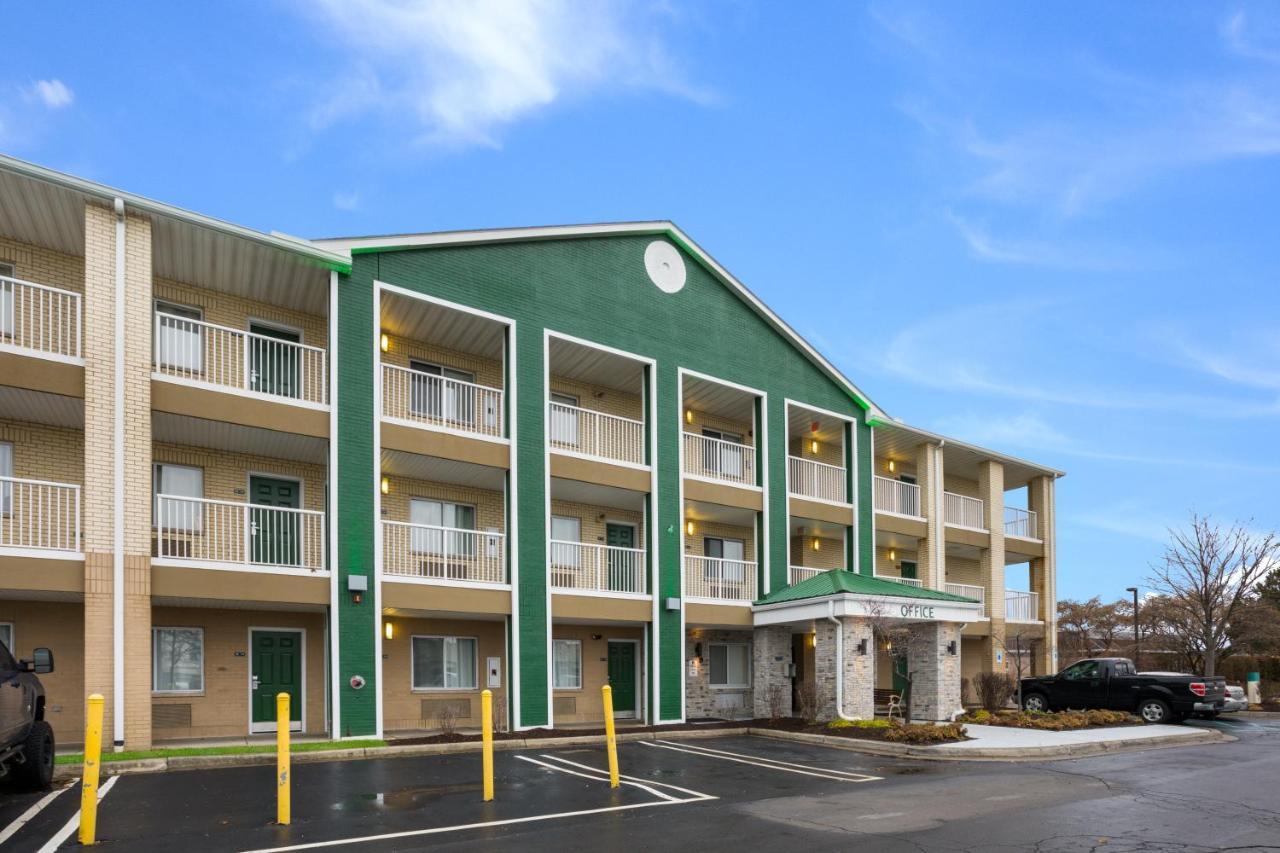 โฮมทาวน์ สตูดิโอส์ ดีทรอยต์ - ลิโวเนีย Motel ภายนอก รูปภาพ