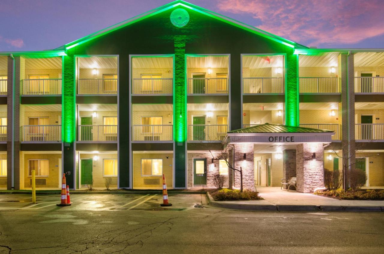 โฮมทาวน์ สตูดิโอส์ ดีทรอยต์ - ลิโวเนีย Motel ภายนอก รูปภาพ