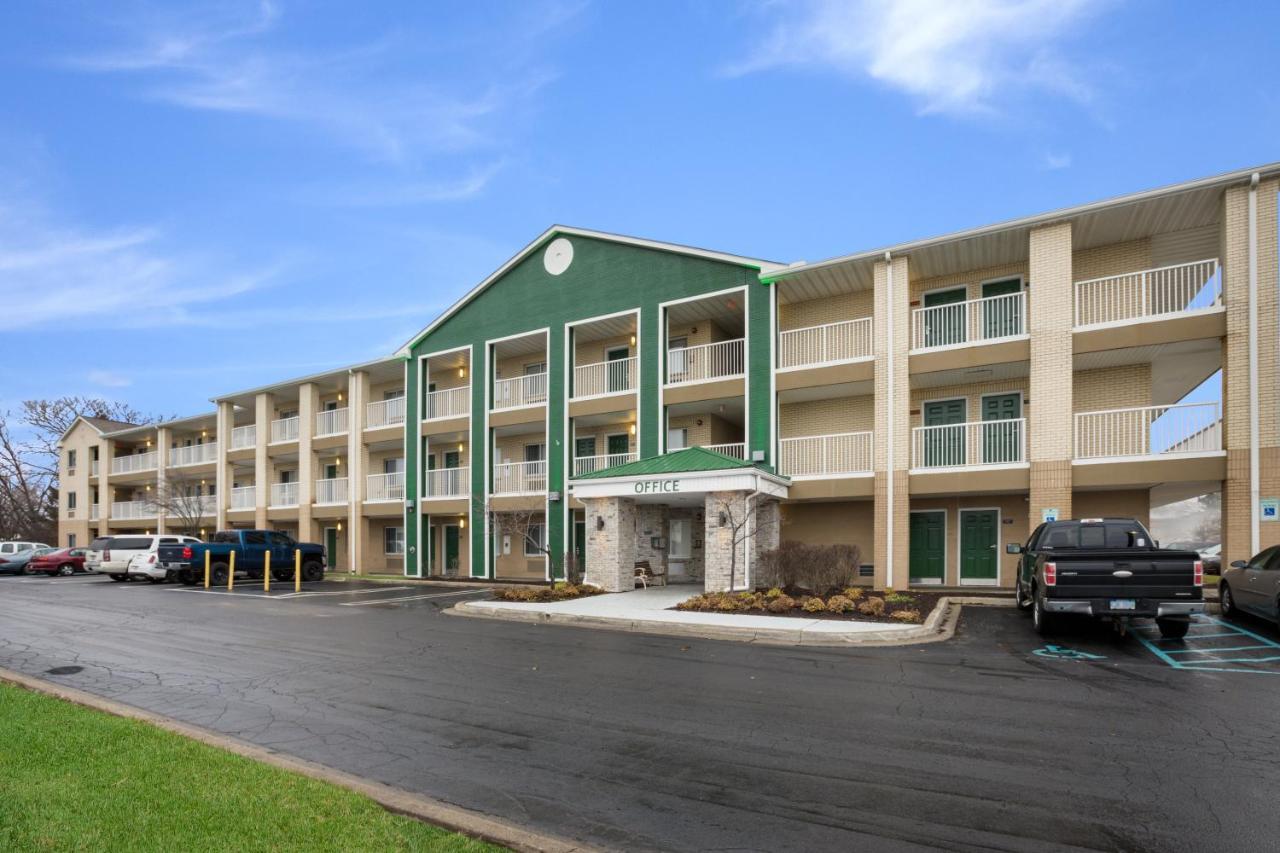 โฮมทาวน์ สตูดิโอส์ ดีทรอยต์ - ลิโวเนีย Motel ภายนอก รูปภาพ