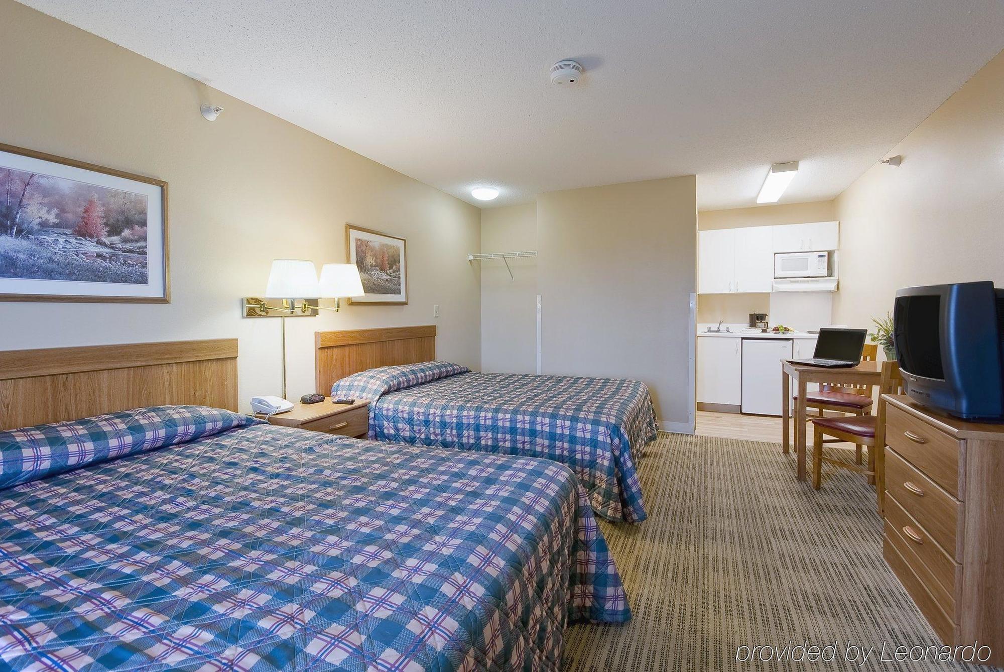 โฮมทาวน์ สตูดิโอส์ ดีทรอยต์ - ลิโวเนีย Motel ภายนอก รูปภาพ